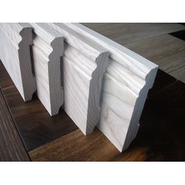 Solidwood skirting board, Ash, historical profile of Hamburg, 20x90 mm, Prime-Nature grade, lacquered