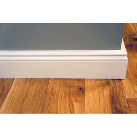 Solidwood skirtings, historical profile of Hamburg, 20x90 mm, white painted
