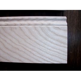 Hamburger/Altdeutsche Fußleisten, Esche massiv, 20x90 mm, Sortierung Select-Natur, klar lackiert